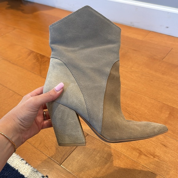 Size 8.5 Dolce Vita Boots - Picture 5 of 12